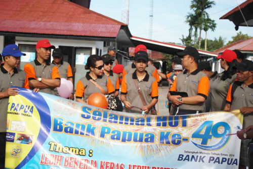 Foto Kaos Polo HUT 49 Bank Papua Cab. Sarmi